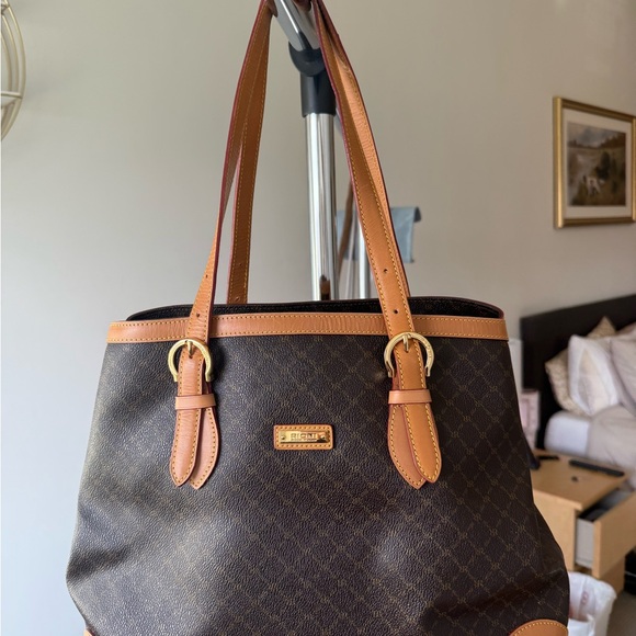Rioni Handbags - Rioni Brown and Tan Tote Bag